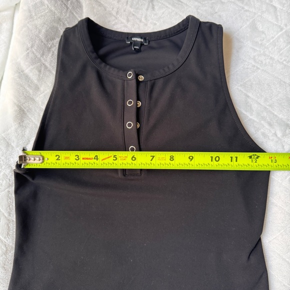 Express Body Contour Tank Top - Black with Buttons - Size SM Small - Picture 4 of 7